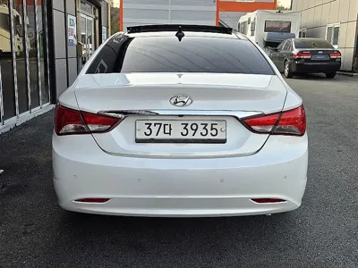 Hyundai Sonata 2013, 201558 км, за 3171.46 USD