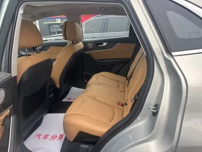 Hongqi Hongqi HS5 2023, 10000 км, за 15493.71 USD