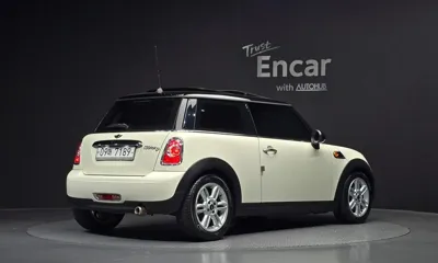 MINI Cooper 2013, 102786 км, за 3575.37 USD