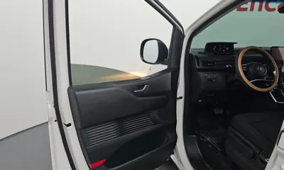 Hyundai Staria 2025, 20458 км, за 16588.62 USD - фото 24