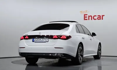 Mercedes-Benz E-Class 2025, 4465 км, за 39668.84 USD