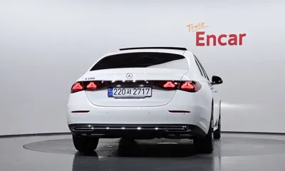 Mercedes-Benz E-Class 2025, 4465 км, за 39668.84 USD