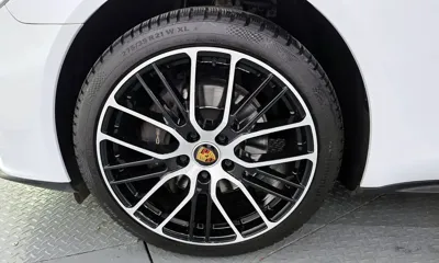 Porsche Panamera 2023, 79126 км, за 75322.09 USD