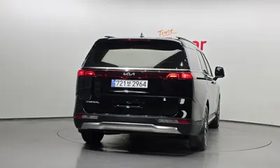 Kia Canival 2023, 59823 км, за 16256.84 USD