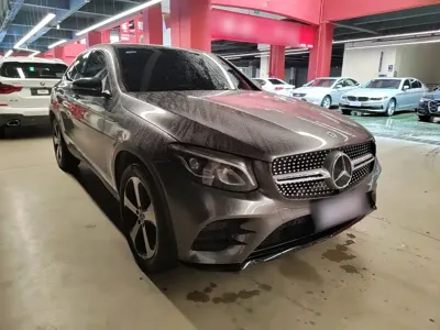 Mercedes-Benz GLC Coupe 2018, 63900 км, за 16923.44 USD