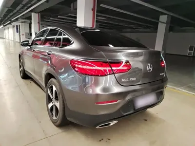 Mercedes-Benz GLC Coupe 2018, 63900 км, за 16923.44 USD