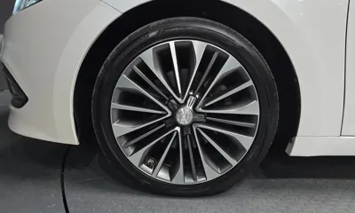 Hyundai Grandeur 2015, 122345 км, за 6039.12 USD