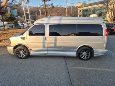 Chevrolet Express Van 2015, 174675 км, за 12286.29 USD - фото 3