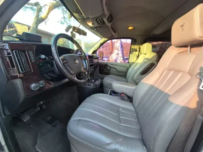 Chevrolet Express Van 2015, 174675 км, за 12286.29 USD - фото 11