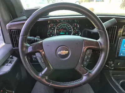 Chevrolet Express Van 2015, 174675 км, за 12286.29 USD - фото 17
