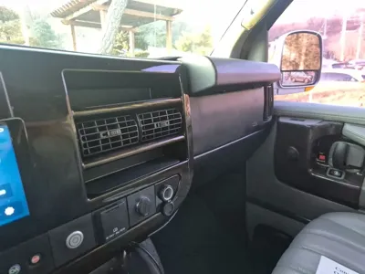 Chevrolet Express Van 2015, 174675 км, за 12286.29 USD - фото 19