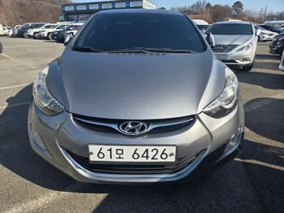 Hyundai Avante · 2012 год