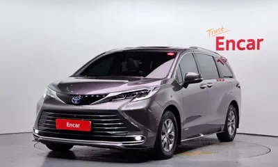 Toyota Sienna · 2021 год