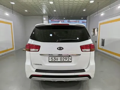Kia Canival 2017, 168332 км, за 5842.2 USD