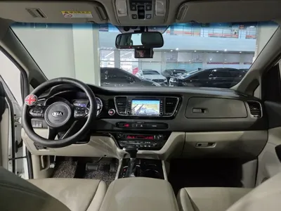 Kia Canival 2017, 168332 км, за 5842.2 USD - фото 12