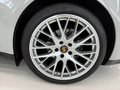 Porsche Panamera 2023, 12300 км, за 87759.18 USD - фото 19