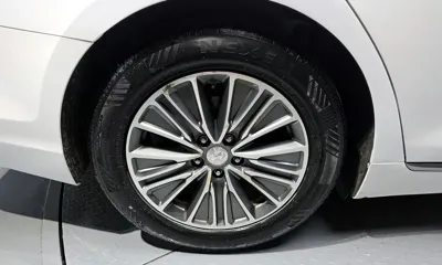 Hyundai Grandeur 2018, 176860 км, за 9425.99 USD