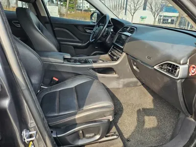 Jaguar F-Pace 2017, 160670 км, за 6498.62 USD - фото 13