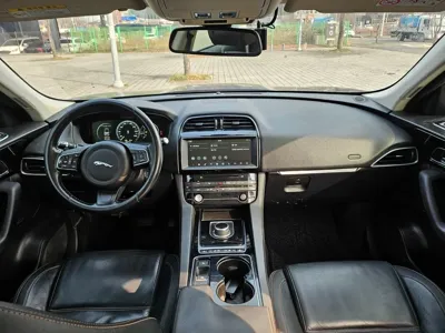 Jaguar F-Pace 2017, 160670 км, за 6498.62 USD - фото 16