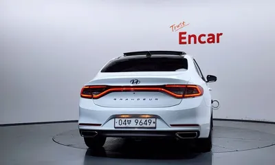 Hyundai Grandeur 2018, 59543 км, за 11395.45 USD