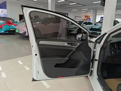 Volkswagen Golf 2019, 60700 км, за 8504.84 USD - фото 7