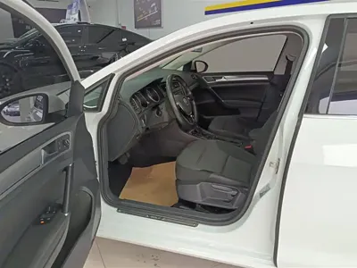 Volkswagen Golf 2019, 60700 км, за 8504.84 USD - фото 9