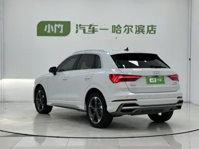 Audi Q3 2022, 19000 км, за 28987.08 USD
