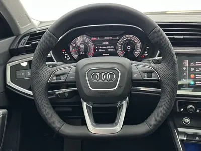 Audi Q3 2022, 19000 км, за 29069.15 USD - фото 12