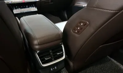 Hyundai Grandeur 2023, 44707 км, за 21524.22 USD - фото 18