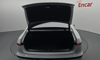 Hyundai Grandeur 2023, 44707 км, за 21524.22 USD - фото 20