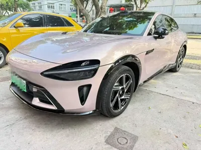 Xiaomi 小米YU7 · 2025 год