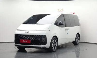 Hyundai Staria · 2022 год
