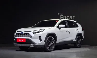 Toyota RAV4 · 2023 год