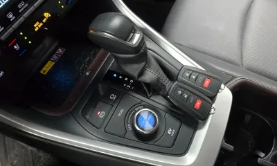 Toyota RAV4 2023, 23732 км, за 31857.58 USD - фото 9