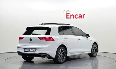 Volkswagen Golf 2023, 102524 км, за 16848.83 USD