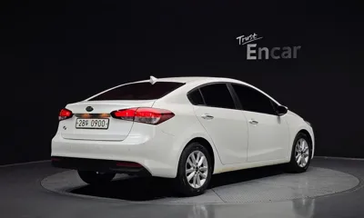 Kia K3 2016, 118861 км, за 4529.34 USD