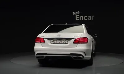 Mercedes-Benz E-Class 2016, 96780 км, за 8255.86 USD