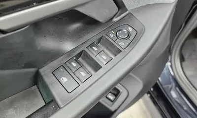 BMW 5-Series 2024, 22636 км, за 40958.5 USD - фото 29