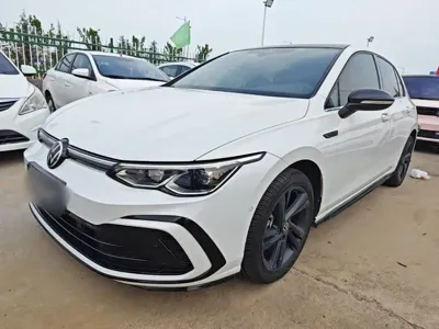 Volkswagen Golf 2021, 105500 км, за 10638.4 USD