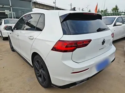 Volkswagen Golf 2021, 105500 км, за 10638.4 USD