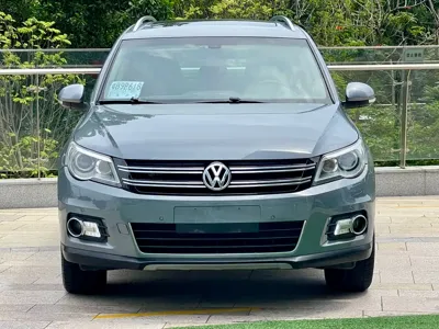 Volkswagen Tiguan 2012, 130000 км, за 3198.64 USD