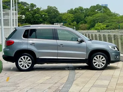 Volkswagen Tiguan 2012, 130000 км, за 3198.64 USD