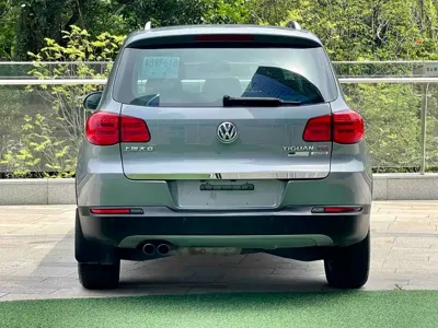 Volkswagen Tiguan 2012, 130000 км, за 3198.64 USD