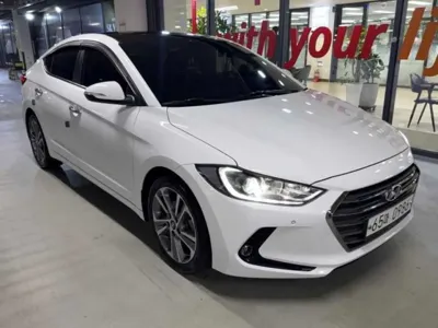 Hyundai Avante 2016, 76704 км, за 7469.6 USD