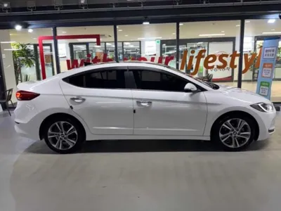 Hyundai Avante 2016, 76704 км, за 7469.6 USD
