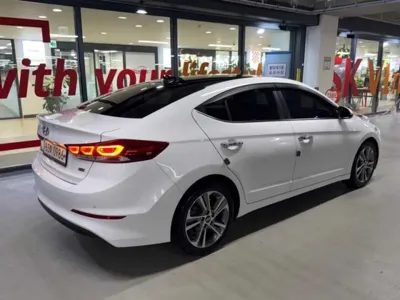 Hyundai Avante 2016, 76704 км, за 7469.6 USD