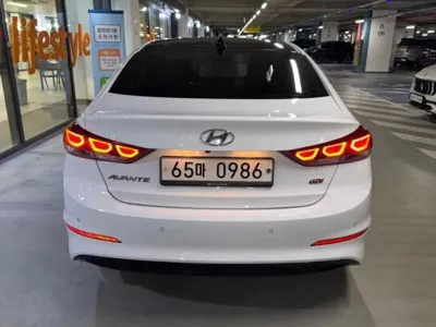 Hyundai Avante 2016, 76704 км, за 7469.6 USD