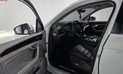 Volkswagen Touareg 2023, 47471 км, за 38476.73 USD - фото 10