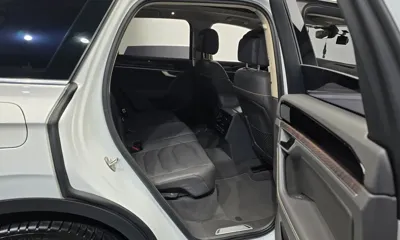 Volkswagen Touareg 2023, 47471 км, за 38476.73 USD - фото 12