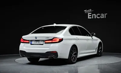 BMW 5-Series 2023, 36873 км, за 31456.93 USD